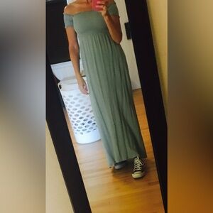 Off the Shoulders Green Maxi Dress